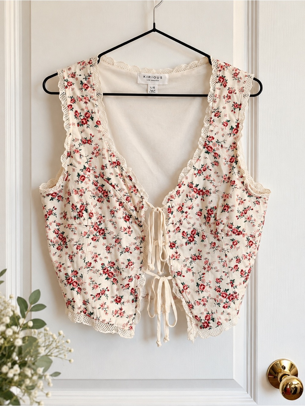 Kirious Los Angeles Floral Lace Tie-Front Vest Top Size L